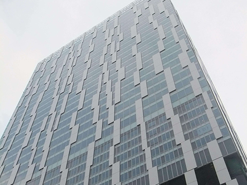 渋谷ストリームの建設中のビルの写真